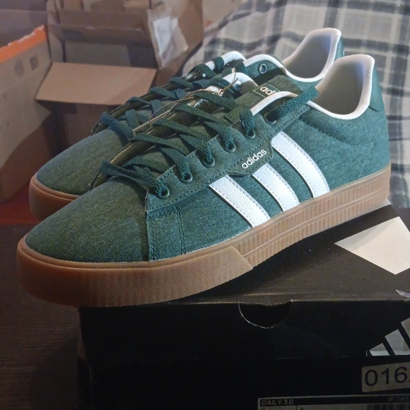 Adidas Daily 3.0 Green Gum Bottom Skate Shoes Mens 11 New With Tags - Picture 2 of 10
